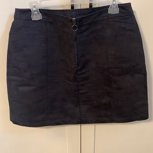 Old navy suede skirt. Size 12 brand new never worn.